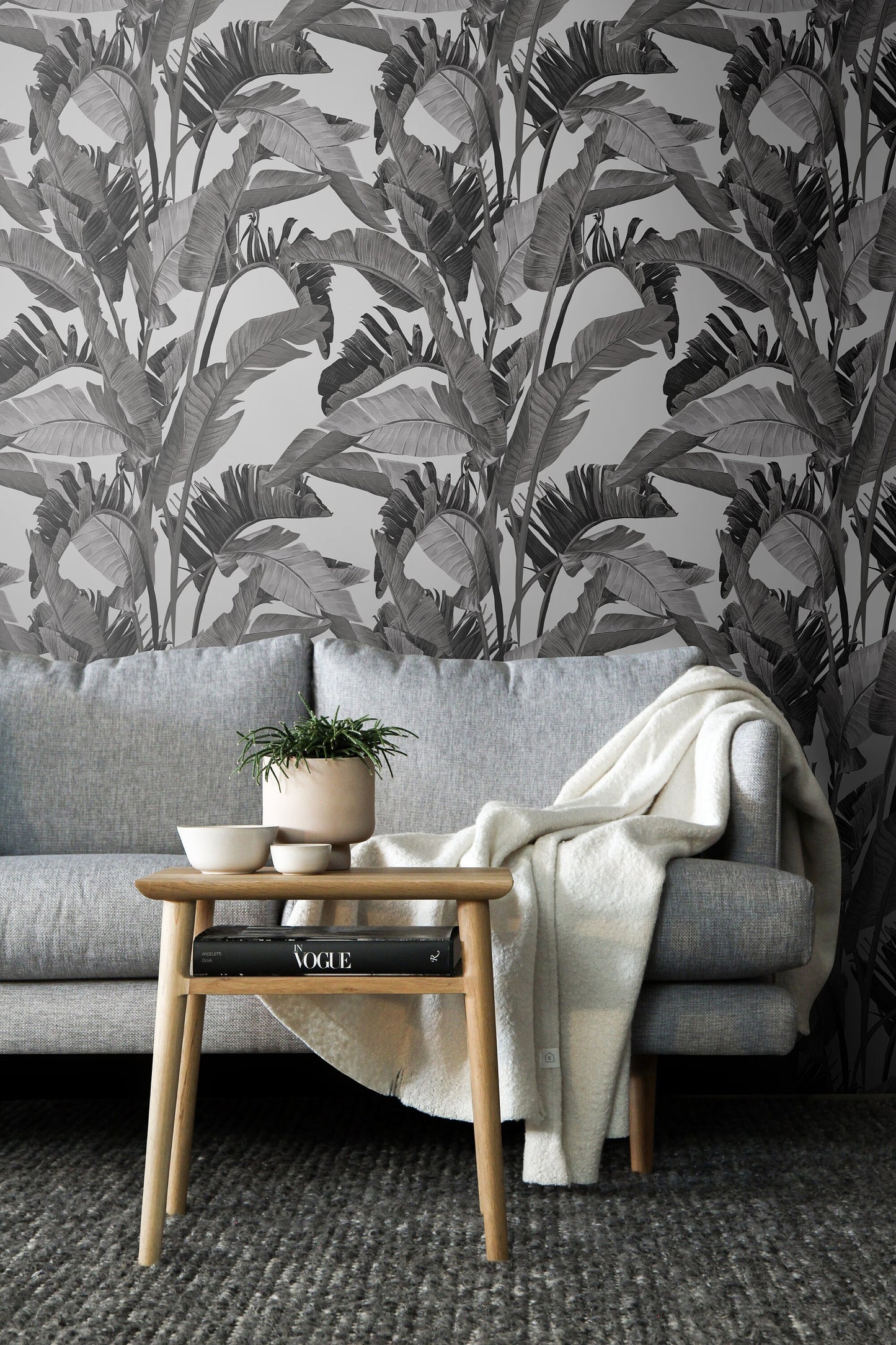 Black & White Tropical Leaf Wallpaper