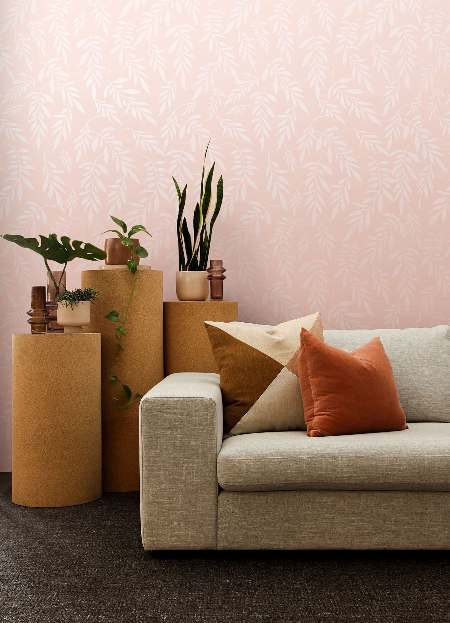 Delicate Pink Leaf Wallpaper